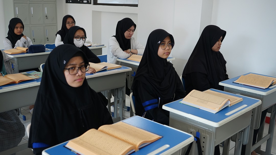 Santri: Pewaris Para Nabi, Pelopor Perubahan