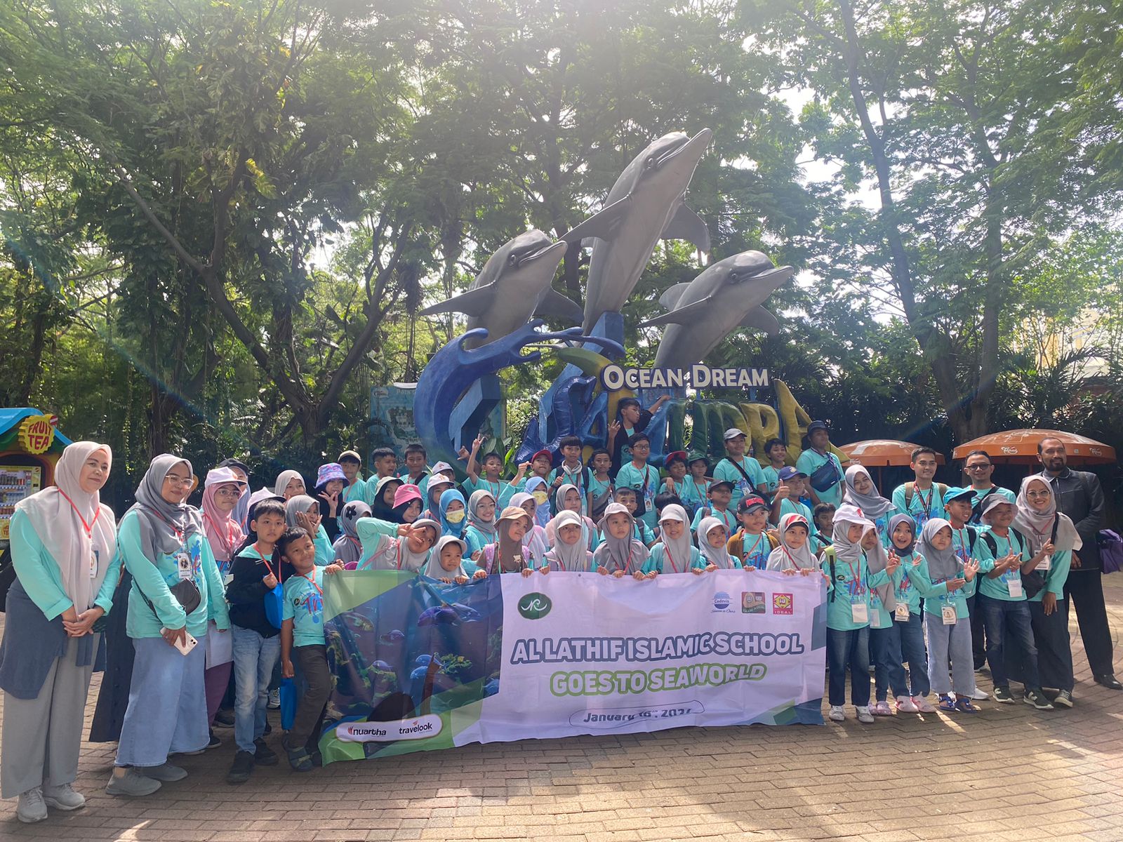 Siswa-siswi Al Lathif Islamic Primary School Jelajahi Sea World Jakarta